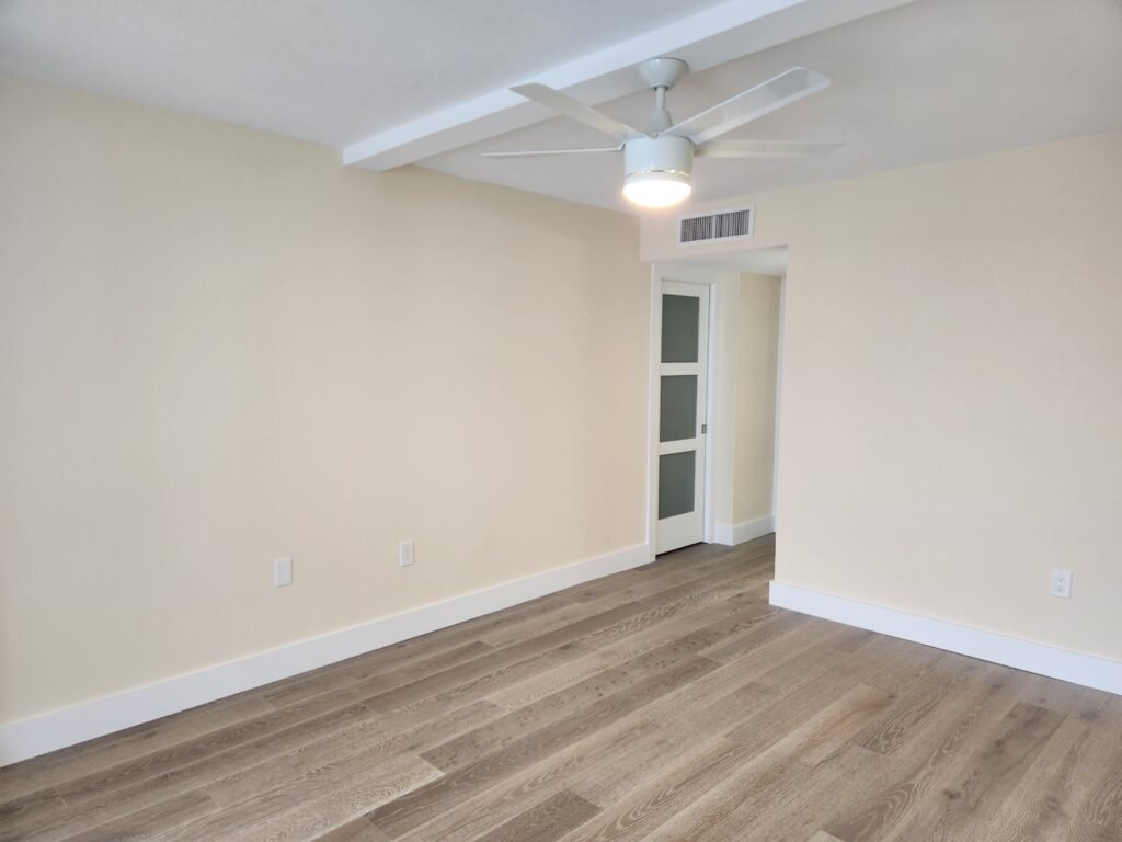 jannotti bed 1 (doors, floors, paint)